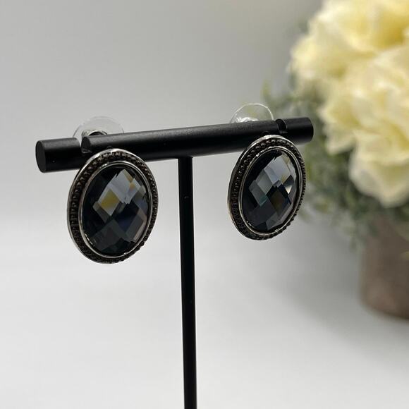 KIRKS FOLLY Faceted Checkerboard Oval‎ Pierced Silver Tone Earrings 
15/16" - Picture 2 of 9